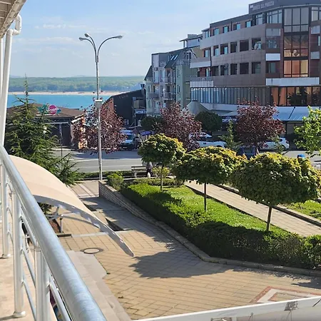 на център * Primorszko