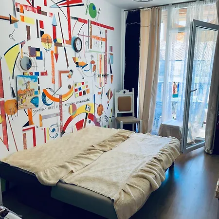 студия мир авангарда Appartement Slantchev Briag